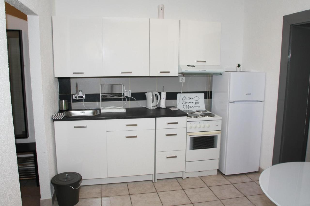 Apartman Zen Lägenhet Osijek Exteriör bild