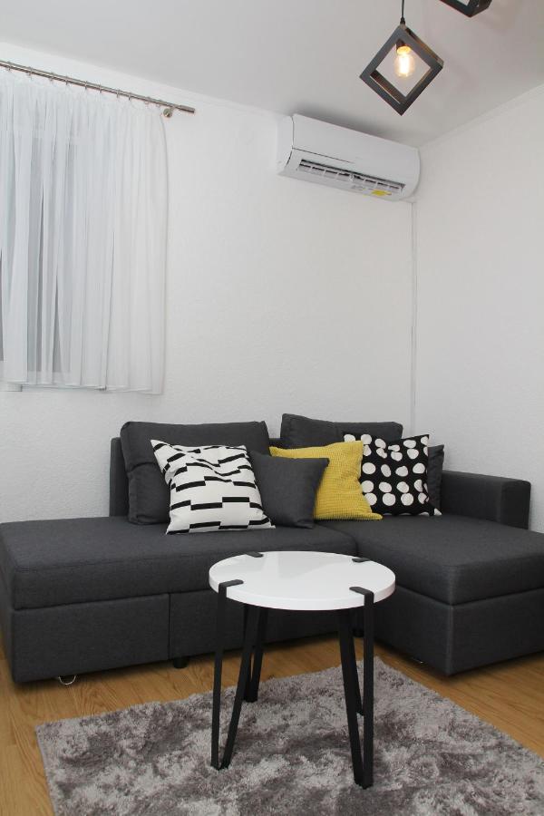 Apartman Zen Lägenhet Osijek Exteriör bild